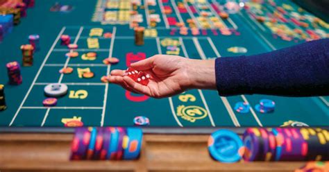 オンカジ クラップスとダイスゲーム  オンラインカジノのスキルゲームは、ゲームアプリのような感覚で楽しみながら稼ぐことができるカジノゲームです。